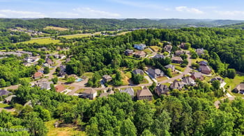 1853 Calgary Falls Ln, Knoxville, TN 37931
