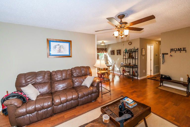 1856 Outer Dr, Lenoir City, TN 37771
