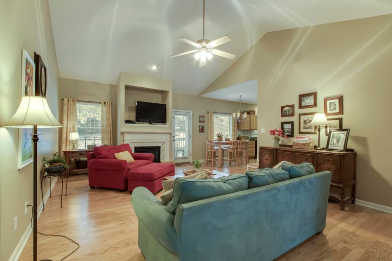 1857 Silver Cloud Ln, Knoxville, TN 37909