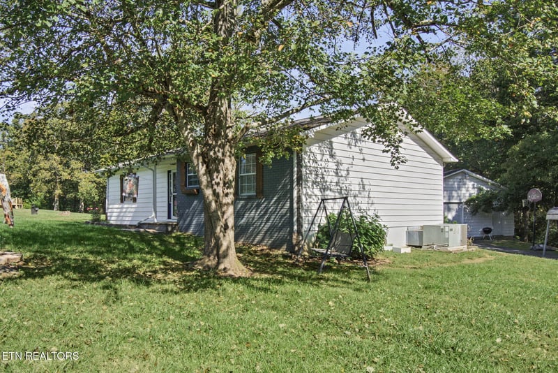 1858 Lawson Rd, Crossville, TN 38571