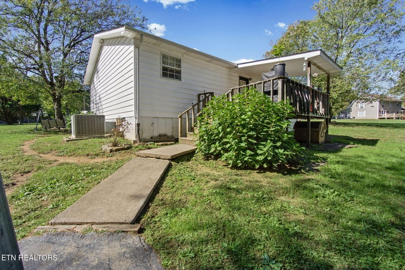 1858 Lawson Rd, Crossville, TN 38571