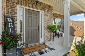 186 Dynasty Dr, Lenoir City, TN 37771
