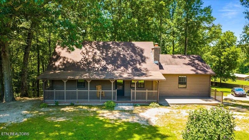 186 Indian Creek Rd, Jacksboro, TN 37757
