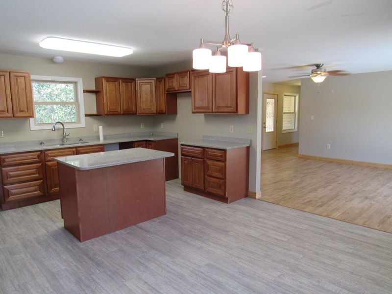 186 Meadowlark Dr, Harriman, TN 37748