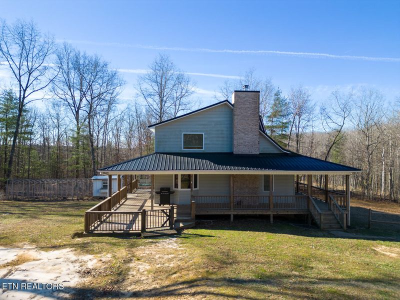 186 Perkins Tr, Deer Lodge, TN 37726