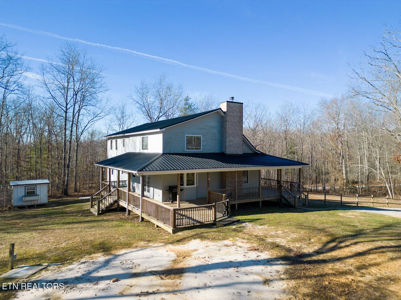 186 Perkins Tr, Deer Lodge, TN 37726