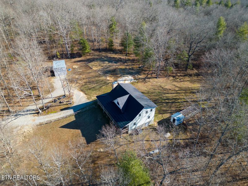 186 Perkins Tr, Deer Lodge, TN 37726