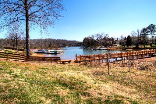 186 Tanasi Lagoon Dr, Loudon, TN 37774