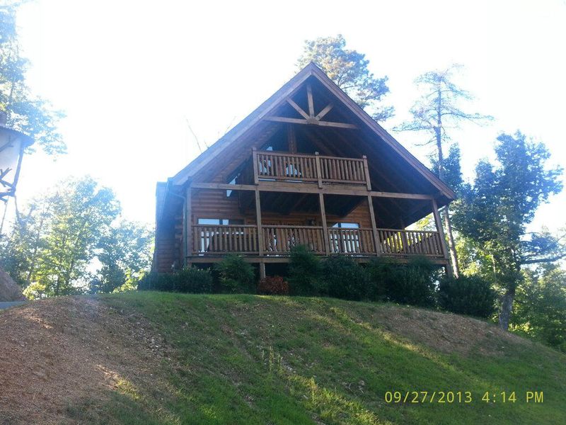 1860 Laurel Valley Way, Sevierville, TN 37862