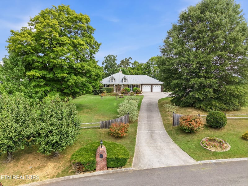 1861 Big Buck Ln, Sevierville, TN 37876