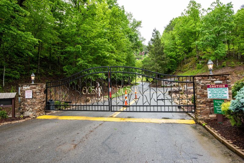 1861 Enchanted Mountain Way, Sevierville, TN 37876