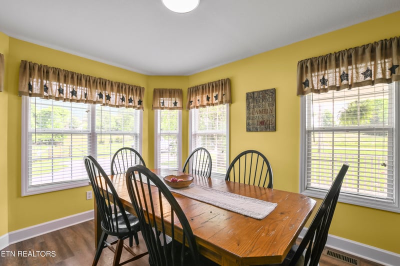 1862 Doaks Creek Rd, Speedwell, TN 37870