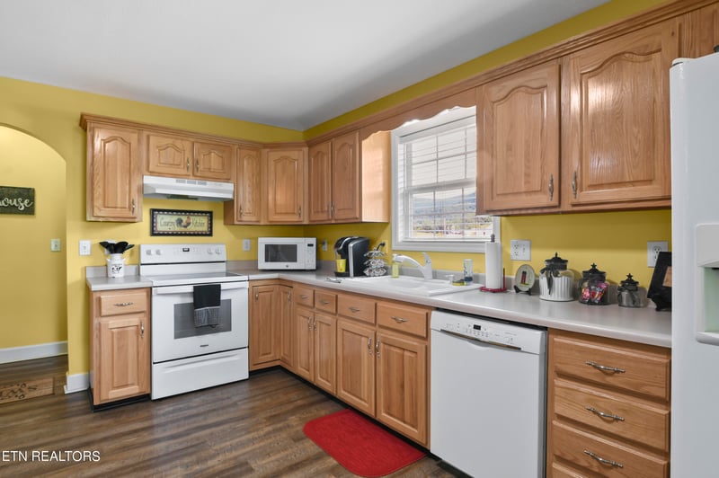 1862 Doaks Creek Rd, Speedwell, TN 37870