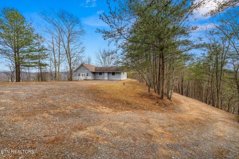 1862 Natures Ln, Sevierville, TN 37862