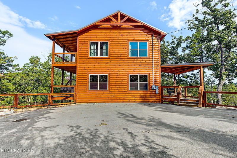 1864 Blue Tick Way, Sevierville, TN 37876