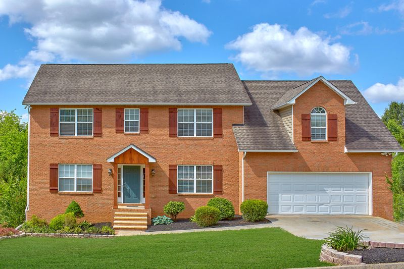1865 Falling Waters Rd, Knoxville, TN 37922