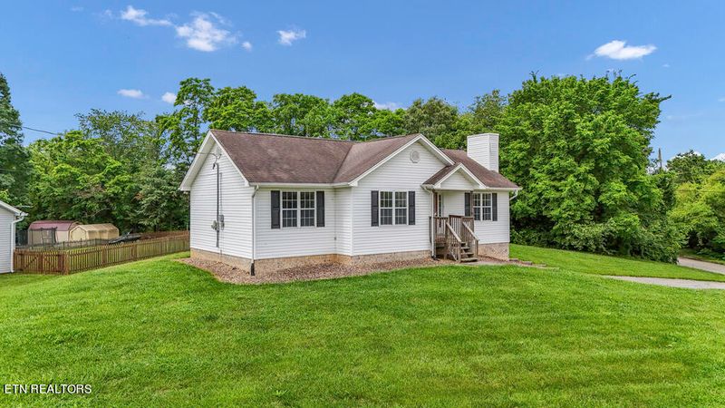 1865 Orchard Grove Ln, Morristown, TN 37814