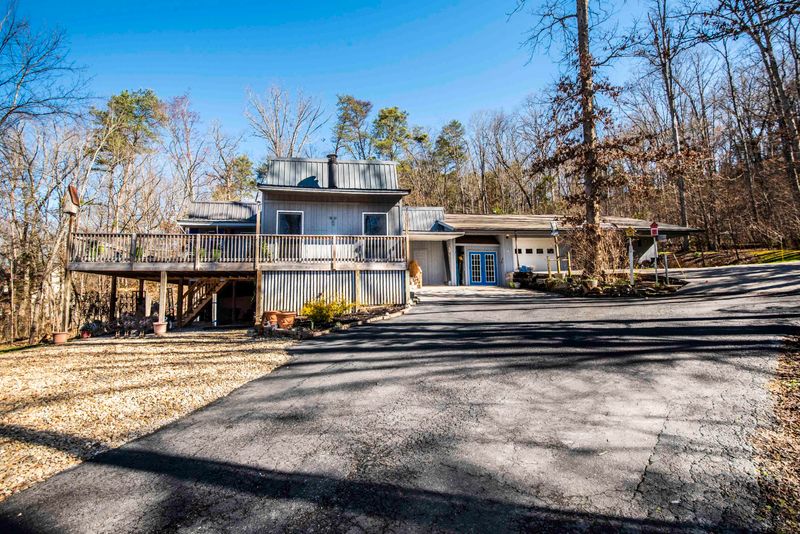 1866 Windy Meadows Ln, Sevierville, TN 37876