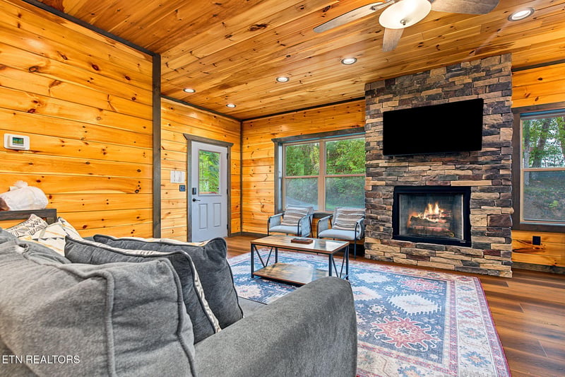 1868 Blue Tick Way, Sevierville, TN 37876