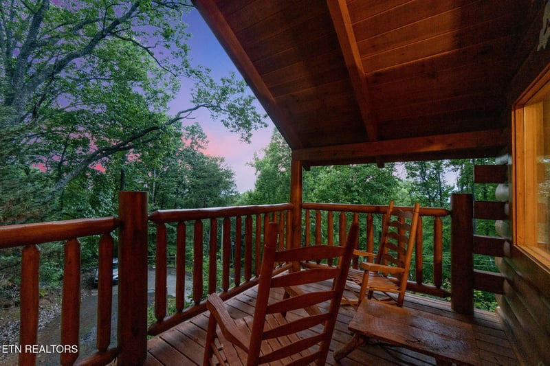 1868 Orchard Dr, Sevierville, TN 37876