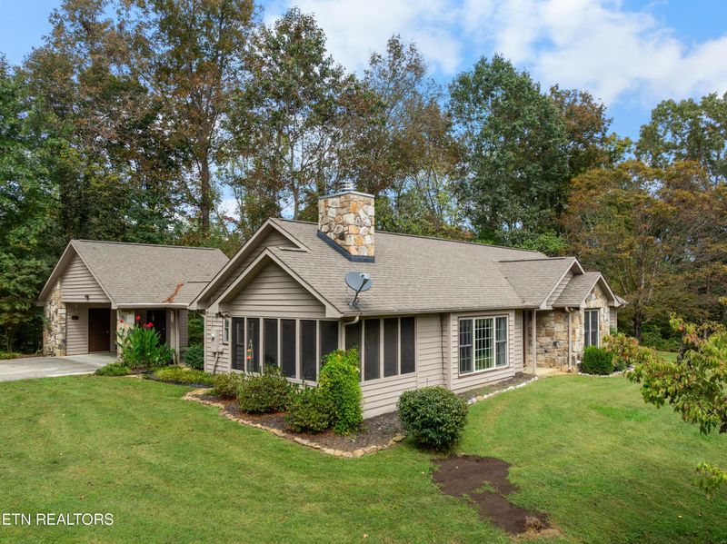 1868 S Delozier Rd, Seymour, TN 37865