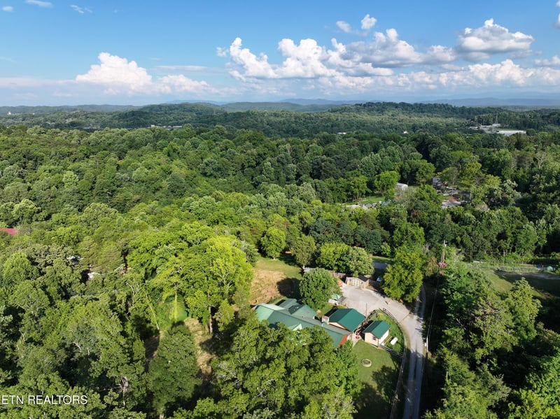 1869 E Old Topside Rd, Louisville, TN 37777