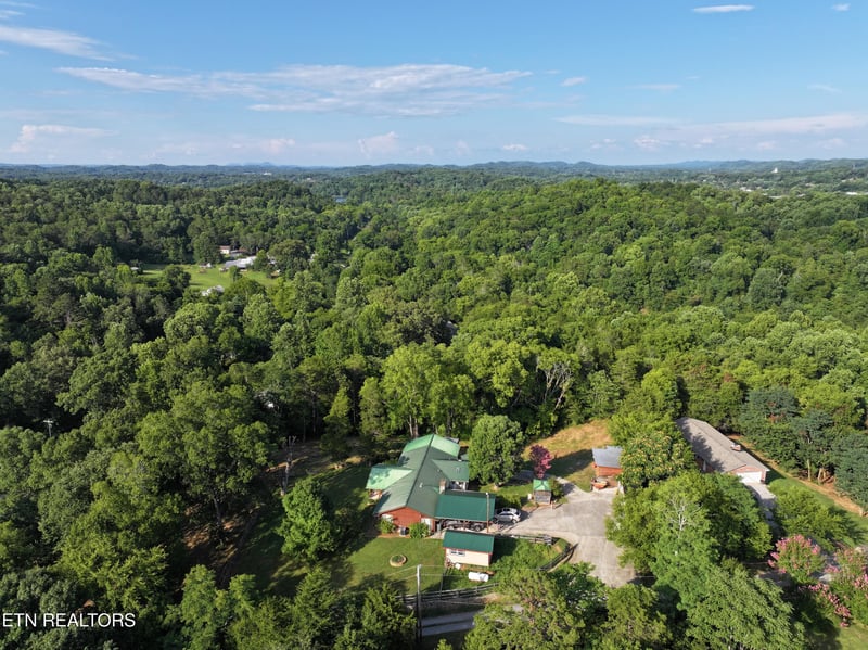 1869 E Old Topside Rd, Louisville, TN 37777