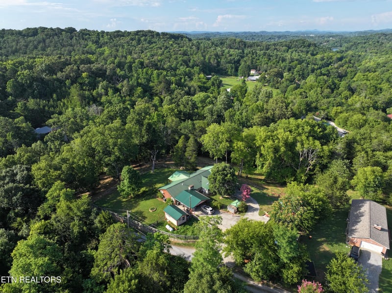 1869 E Old Topside Rd, Louisville, TN 37777