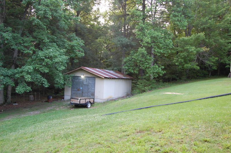 18695 E Highway 70, Rockwood, TN 37854
