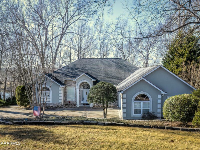 187 Amohi Way, Loudon, TN 37774