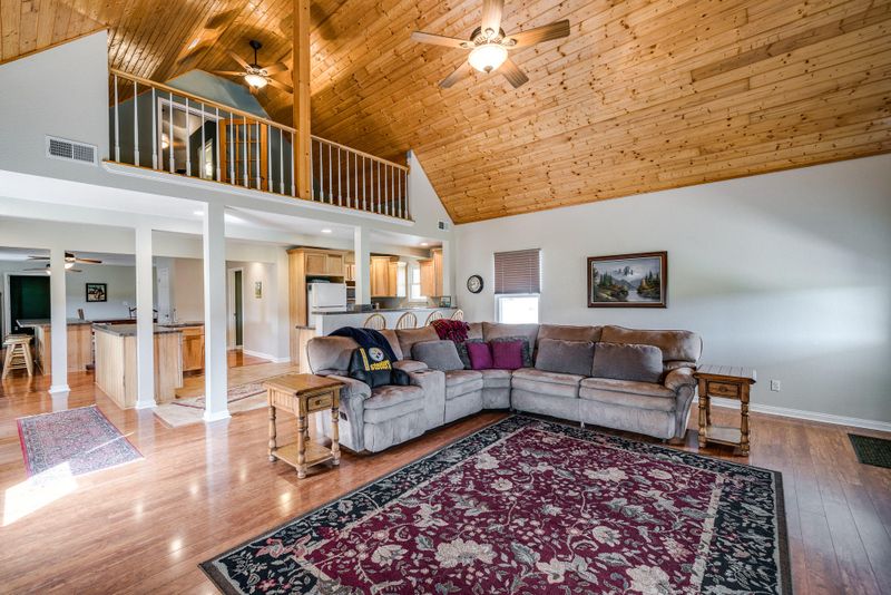 187 Anthony Rd, Sunbright, TN 37872