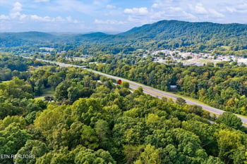187 Cobb Hollow Rd, Rocky Top, TN 37769
