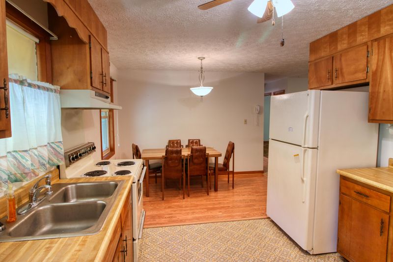 187 Oak Hill Dr, Crossville, TN 38572