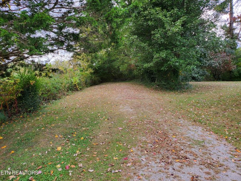 187 State Ln, Lafollette, TN 37766