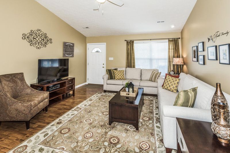 1870 Explorer Ln, Knoxville, TN 37912