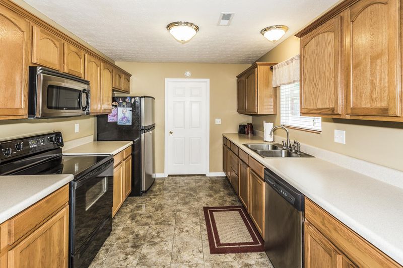 1870 Explorer Ln, Knoxville, TN 37912
