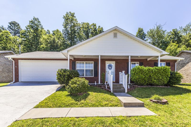 1870 Explorer Ln, Knoxville, TN 37912