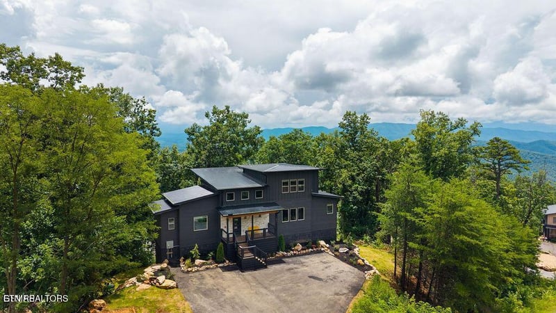 1870 Mountain Ash Way, Sevierville, TN 37876