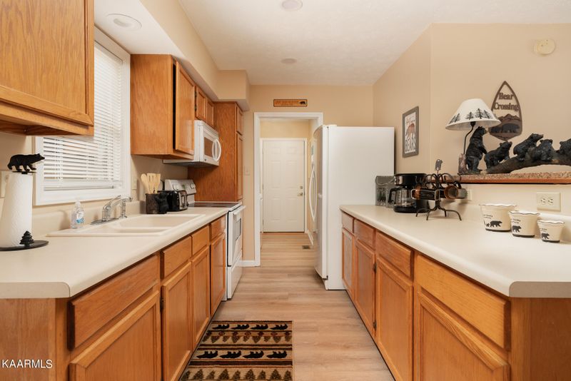 1870 Sunnydale Dr, Sevierville, TN 37862