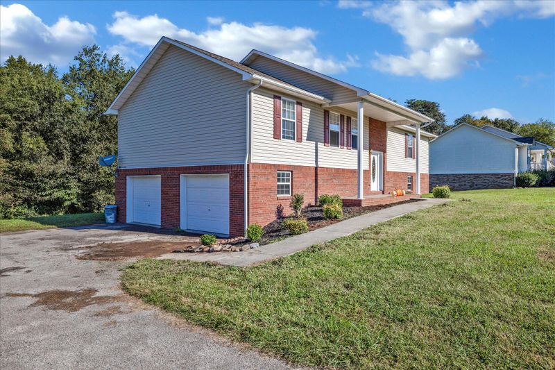1873 River Vista Cir, Sevierville, TN 37876
