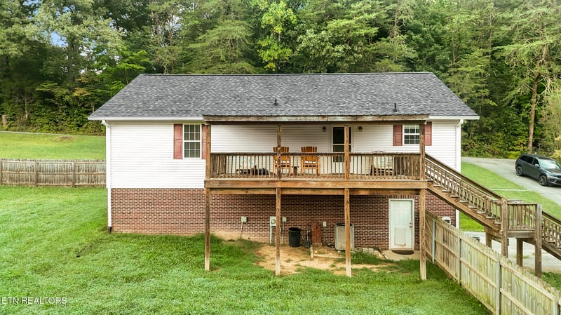 188 Cherokee Dr, Bean Station, TN 37708
