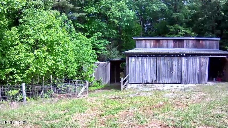 188 Dalton Branch Rd, Tellico Plains, TN 37385