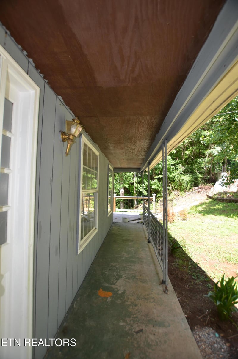 188 Green Ln, Powell, TN 37849