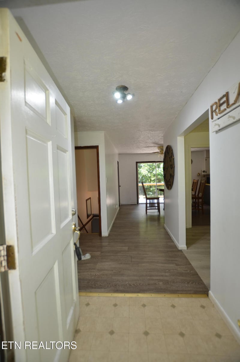 188 Green Ln, Powell, TN 37849