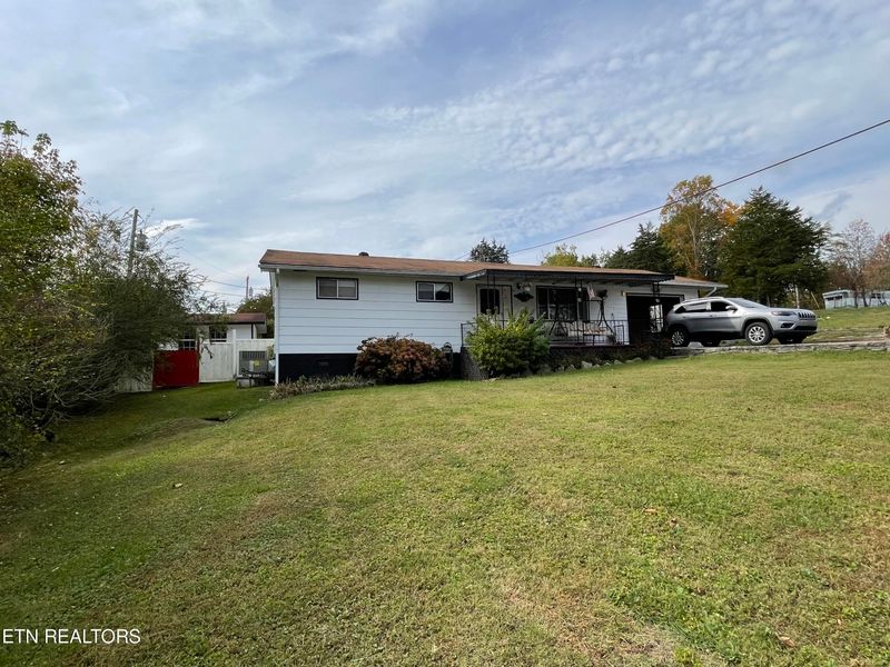 188 Moonview Dr, Lafollette, TN 37766