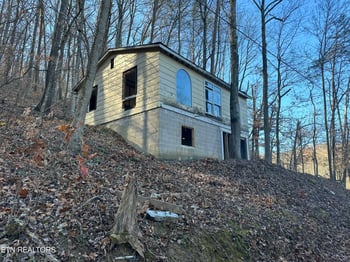 188 White Oak Ln, Caryville, TN 37714