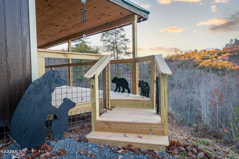 1881 Natures Ln, Sevierville, TN 37862