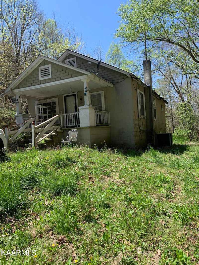 1886 Demory Rd, Lafollette, TN 37766