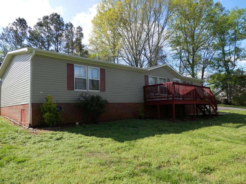 18886 Martel Rd, Lenoir City, TN 37772