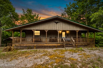 1889 Natures Ln, Sevierville, TN 37862